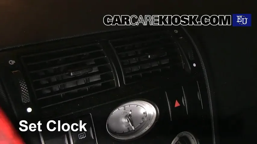 2002 Ford Mondeo Estate LX 2.0L 4 Cyl. Clock
